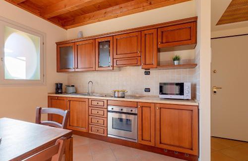 Manerba del Garda Apartamento | Borgo del Torchio Apartments by Wonderful Italy