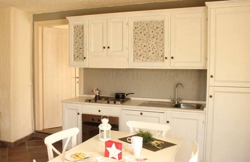 Colico Apartamento | Borgo Erbiola Rosa Rustico Holiday Apartment with Pool