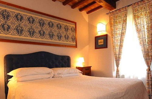 Solomeo Otro | Borgo Mandoleto - Country Resort & Spa | girasol