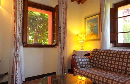 Solomeo Otro | Borgo Mandoleto - Country Resort & Spa | girasol