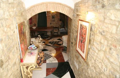 Calenzano Casa | Borgo Medievale di Poggio Alla Pieve Relais, Food & Art