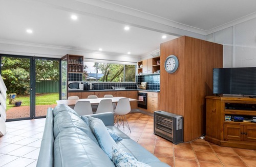 Mylestom Casa | Boronia Avenue, 18 - Stroll to the river, walk to the beach
