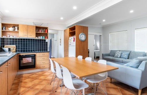 Mylestom Casa | Boronia Avenue, 18 - Stroll to the river, walk to the beach
