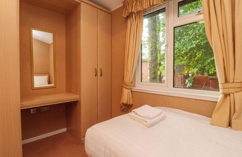 Yealand Conyers Cabaña | BORWICK HEIGHTS 6, pet friendly in South Lakeland Leisure Village