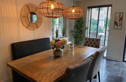 Lunteren Casa | Bosboerderij de Goudsberg met hottub in tuin