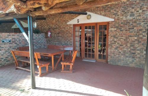 Moqhaka Cabina | Boskoppie Lion & Tiger Reserve