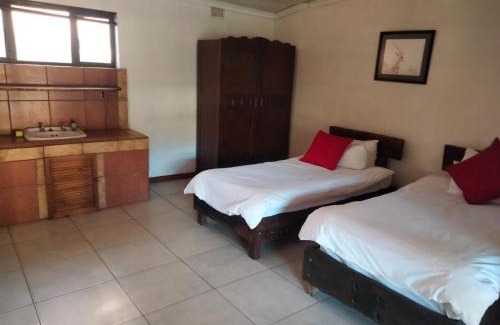 Moqhaka Cabina | Boskoppie Lion & Tiger Reserve