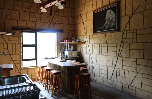 Moqhaka Cabina | Boskoppie Lion & Tiger Reserve