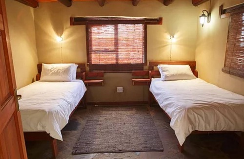 Moqhaka Cabina | Boskoppie Lion & Tiger Reserve