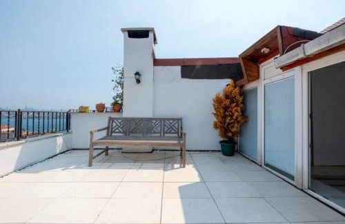 Cihangir Apartamento | Bosphorus View w Private Terrace