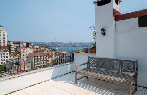 Cihangir Apartamento | Bosphorus View w Private Terrace