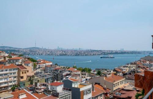 Cihangir Apartamento | Bosphorus View w Private Terrace