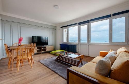 Kabatas Apartamento | Bosphorus View with 2 Bedrooms and Central Location
