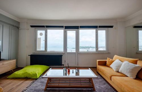 Kabatas Apartamento | Bosphorus View with 2 Bedrooms and Central Location