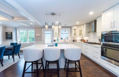 Waltham Casa | Boston's Luxury Home: Pet-Friendly, 4BR, Sleeps 10