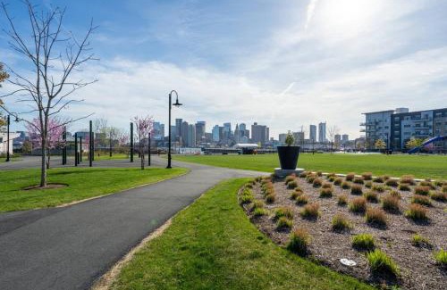 Jeffries Point Apartamento | Boston Skyline Stay 1BR with City Views