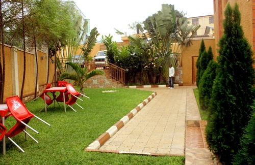 Kigali Casa | HOTEL BOSTON VILLA, SERVICIO DE TRANSPORTE, A 2 MINUTOS DEL CONVENIO KIGALI Y ARENA