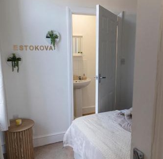 Swindon Apartamento | Botanica convenient centre Stay free parking