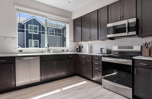North Creek Apartamento | Bothell 4BR in The Ponds Complex + Pets OK