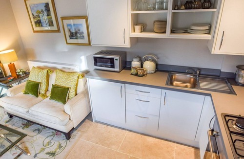 Bibury Cabaña | Bothy at Arlington - sleeps 2 guests in 1 bedroom