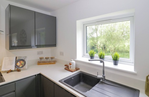 Wolverhampton Cabaña | BOTTERHAM HOUSE, pet friendly, with hot tub in Wombourne
