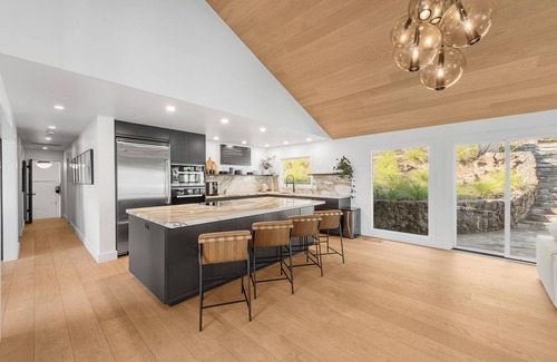 Calistoga Casa | Bottle Rock! Gorgeous house with pool and jacuzzi!