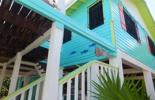 Cayo Corker Casa | Bottle Tree House