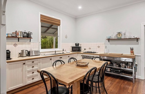 Yallingup Cabaña | Bottlebrush Cottage & Studio, Wildbrook Pl