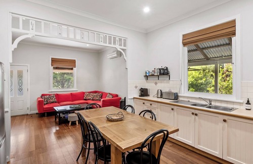 Yallingup Cabaña | Bottlebrush Cottage & Studio, Wildbrook Pl
