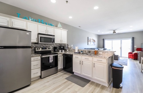 Camdenton Condominio | Bottomless Retreat | Sleeping 6 Guests