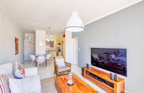 Century City Apartamento | Bougain Villas