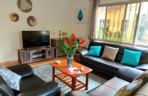 Serrekunda Apartamento | Bougainvillea House