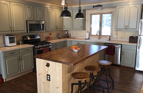 Boulder Junction Cabina | Boulder Lake Lodge; Beautiful, spacious, great views with boat dock & water toys