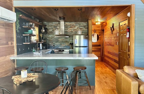 Rogers Cabina | Boulder Springs *Our newly renvoated hot tub retreat!*