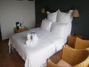 Simon's Town Cama Y Desayuno | Boulders Beach Hotel, Cafe and Curio shop