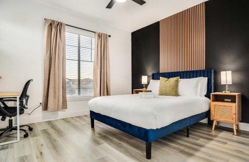 Glendale Sports and Entertainment District Apartamento | Boulevard Stays 2BR by Stadium Pool Parking Gym 05