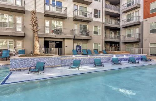 Richardson Apartamento | Boulevard Stays Dashing 1BR Suite Pool Parking Gym G