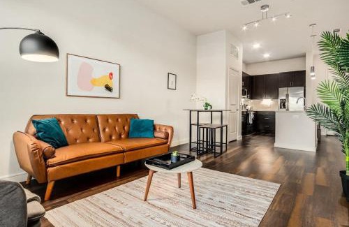 Richardson Apartamento | Boulevard Stays Direct Trail Access Parking Pool Gym 01