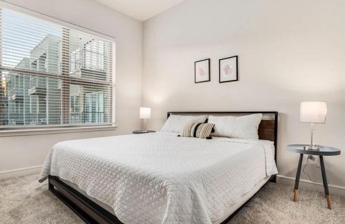 Richardson Apartamento | Boulevard Stays Direct Trail Access Parking Pool Gym 02