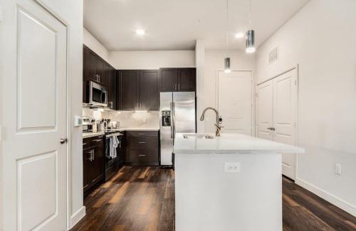 Richardson Apartamento | Boulevard Stays Direct Trail Access Parking Pool Gym 02