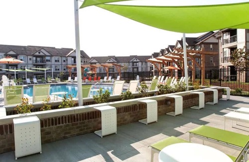 Middletown Apartamento | Boulevard Stays Elegant 1BR Pool, Gym & Secure Parking