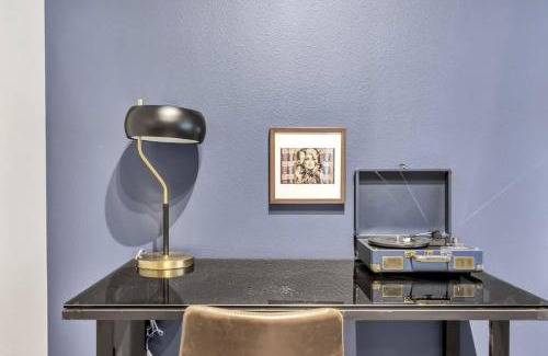 Richardson Apartamento | Boulevard Stays Elegant 1BR Pool Gym Parking