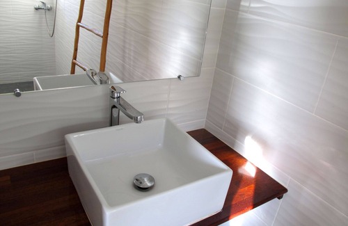 Arue Casa | Bounty Lodge Vacation Rentals with Panoramic Lagoon and Ocean Views