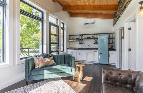 Frankfort Cabaña | Bourbon Barrel Cabin B. There are 2 cabins available A & B. Brand new Cabins.