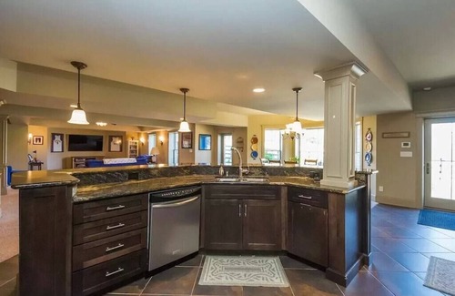 Lexington Casa | Bourbon Country's Clubhouse Year Round Pool Estate