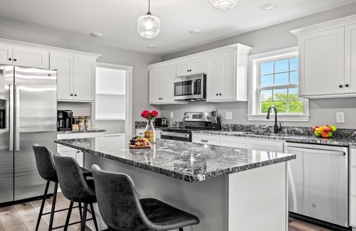 Frankfort Casa | Bourbon Trail Near Buffalo Trace-Hot Tub, Fire Pit, BBQ Grill