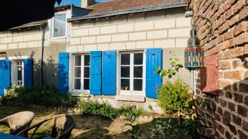 Veuzain-sur-Loire Casa | Bourg, familial, cour, la Maison d'Ouchet