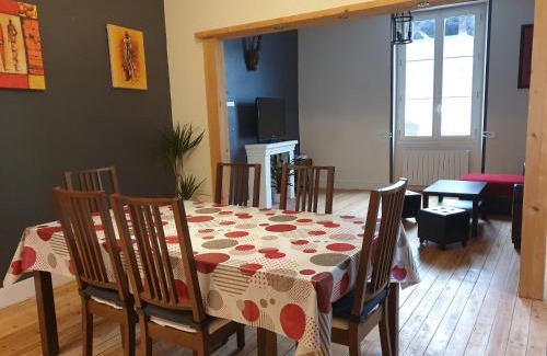 Bourgueil Apartamento | Bourgueil - Grand appartement proche CNPE Chinon