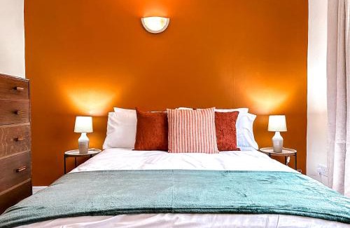 Castleton Casa | Bourne Cottage - Stylish 3-Bedroom Retreat, Sleeps for 7 Guests, Pet-Friendly & Family friendly, Xbox Series S & Games