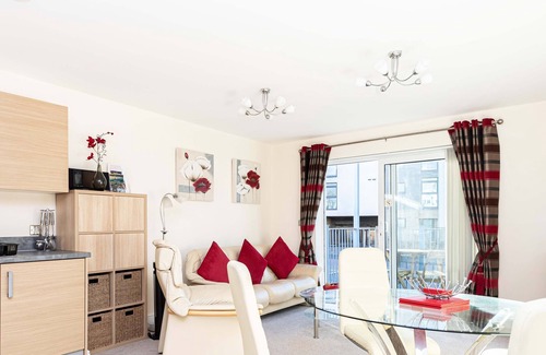 Southbourne Apartamento | Bournecoast: Modern apartment with two balconies close to sandy beaches - FM9632